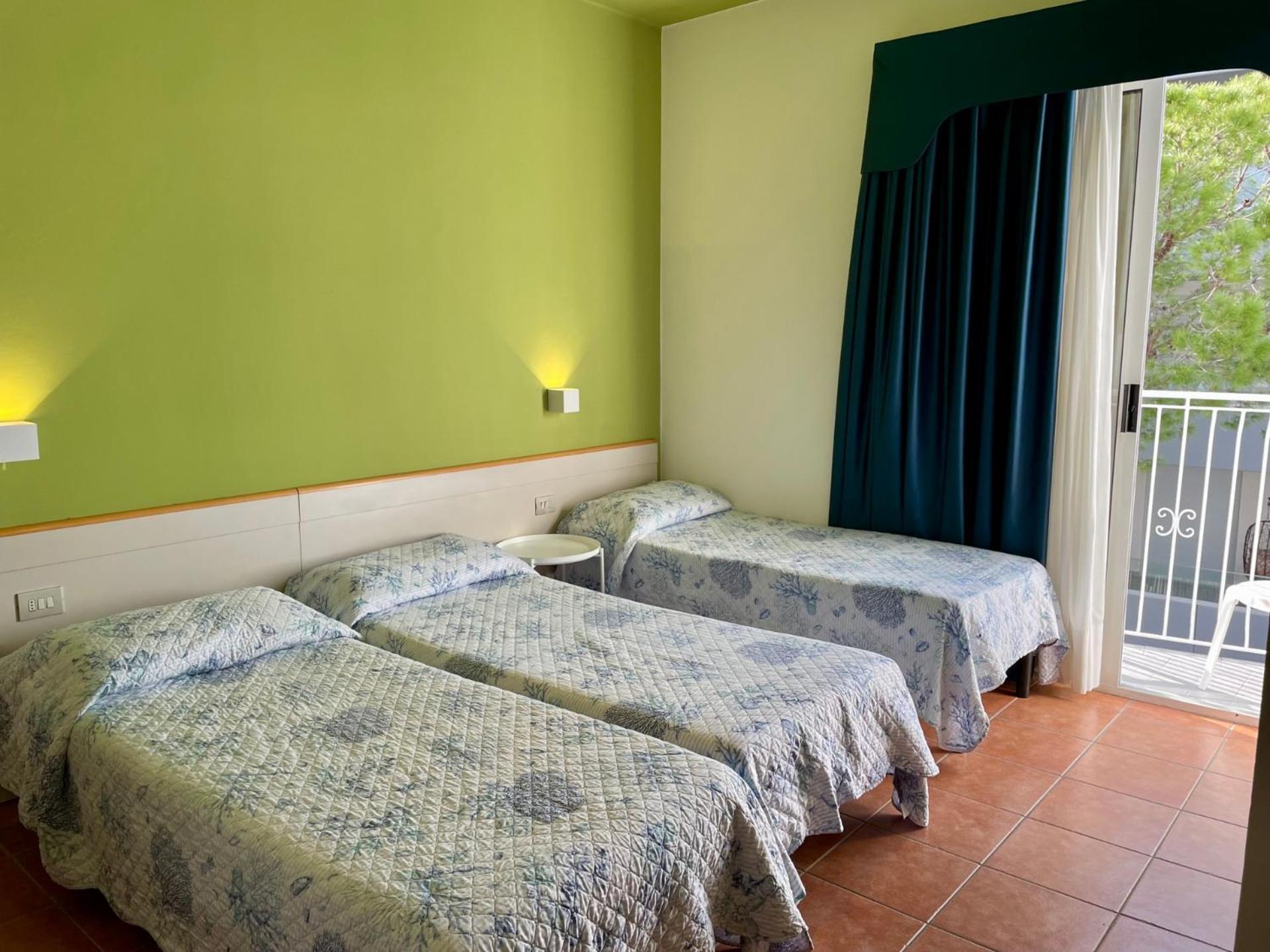 Hotel Portofino Лидо-ди-Езоло Экстерьер фото