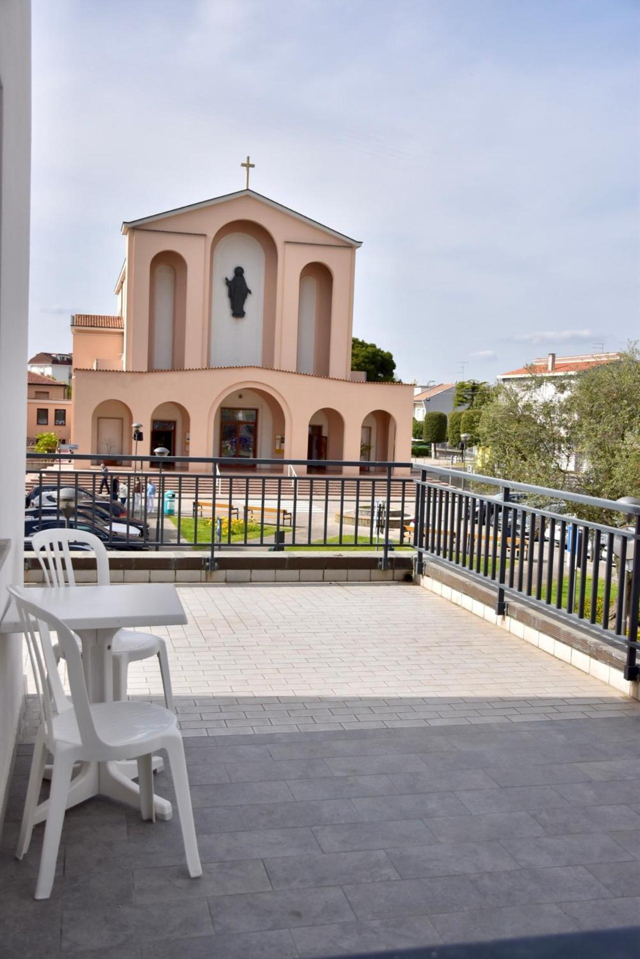 Hotel Portofino Лидо-ди-Езоло Экстерьер фото