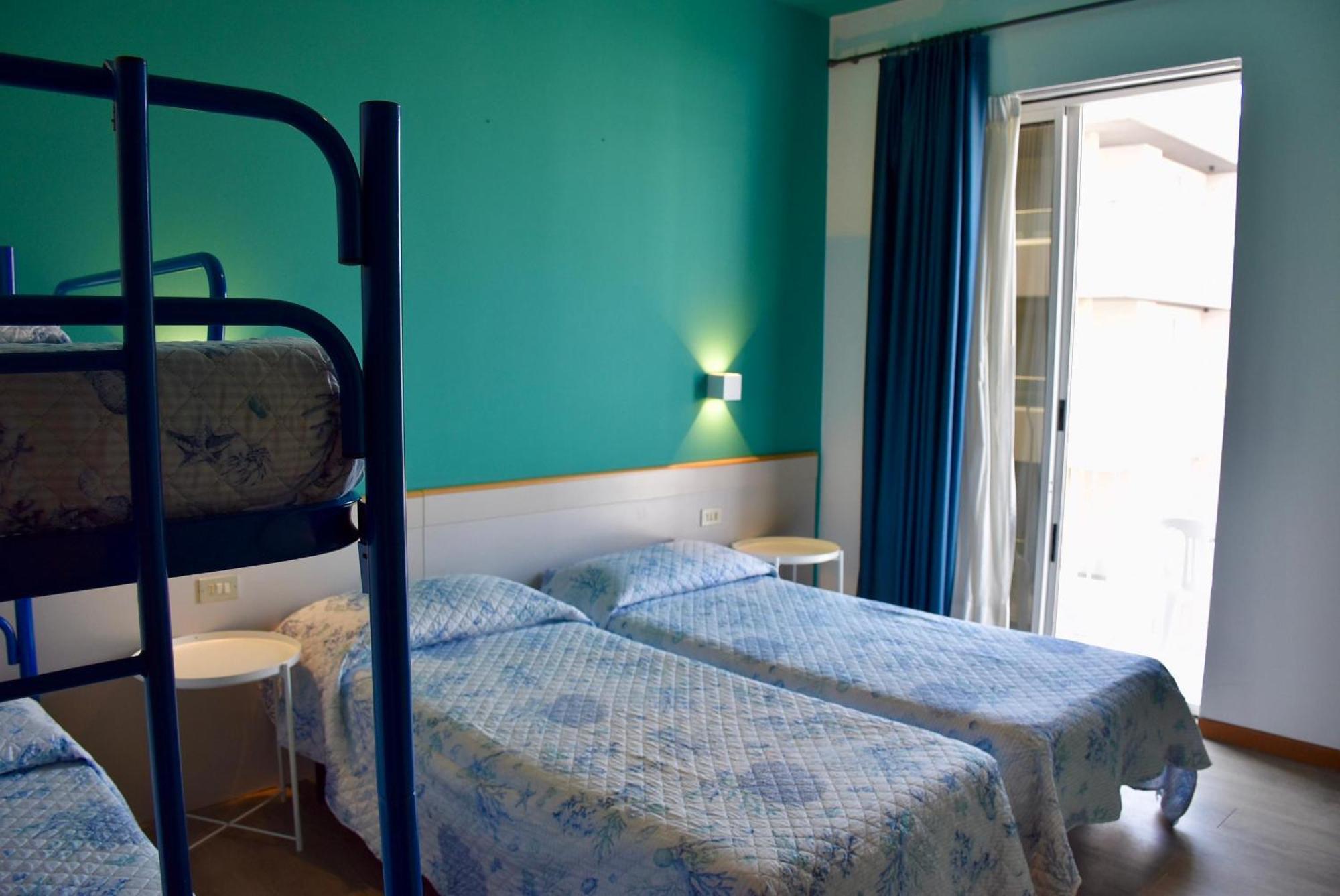 Hotel Portofino Лидо-ди-Езоло Экстерьер фото