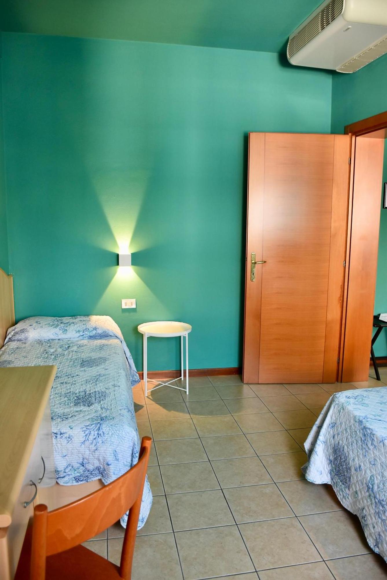 Hotel Portofino Лидо-ди-Езоло Экстерьер фото