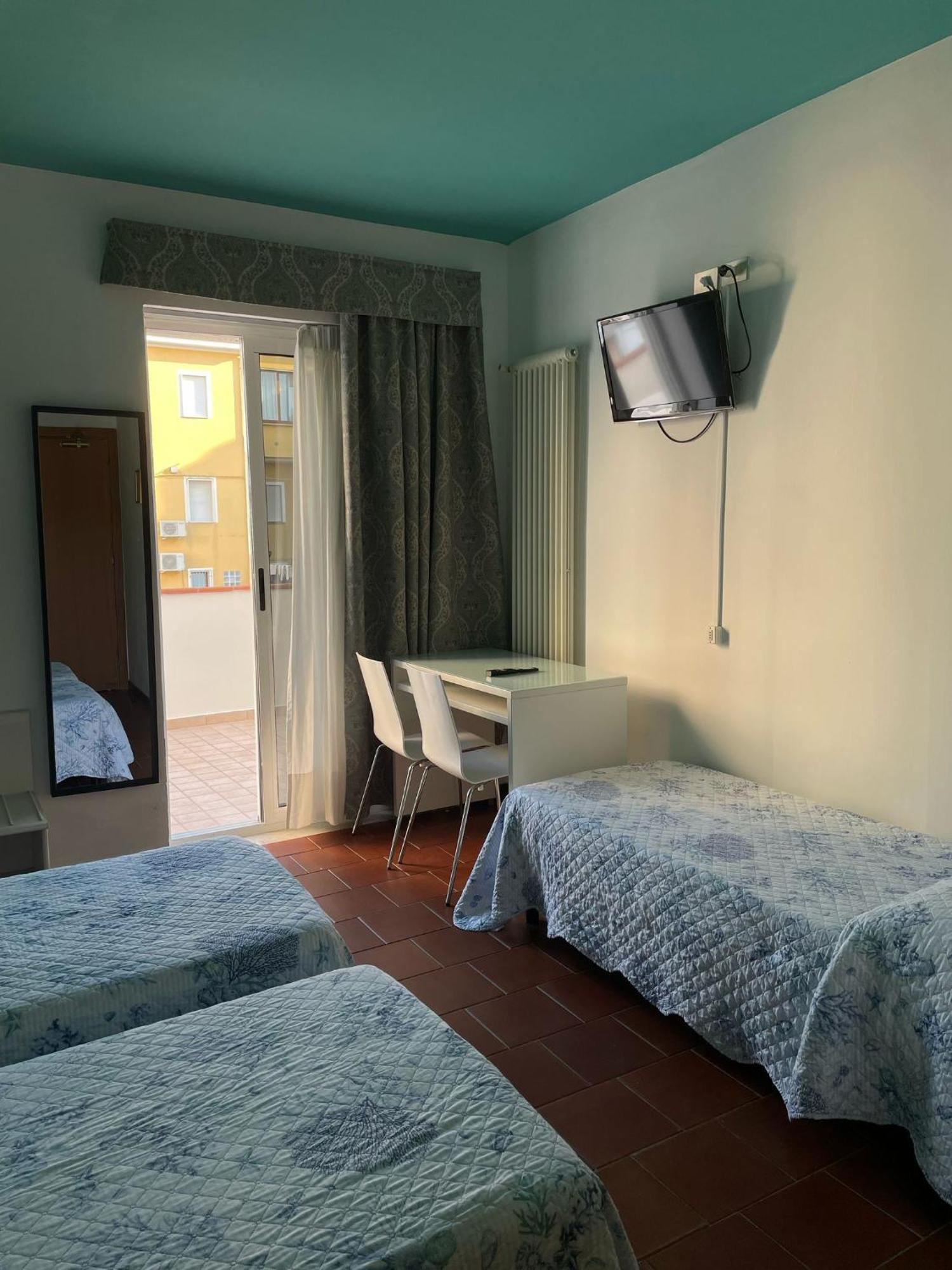 Hotel Portofino Лидо-ди-Езоло Экстерьер фото